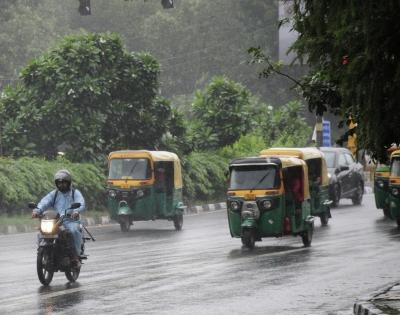 Rain, thunderstorm in NCR, parts of Delhi on Holi afternoon | Rain, thunderstorm in NCR, parts of Delhi on Holi afternoon