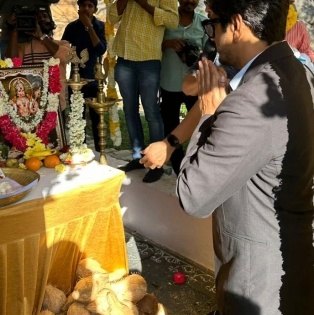 Nawazuddin Siddiqui prays to Lord Hanuman as he announces his Telugu debut | Nawazuddin Siddiqui prays to Lord Hanuman as he announces his Telugu debut