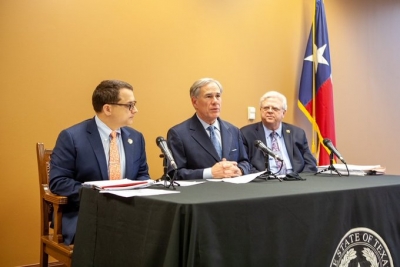 Texas Governor issues order banning Covid vax mandates | Texas Governor issues order banning Covid vax mandates