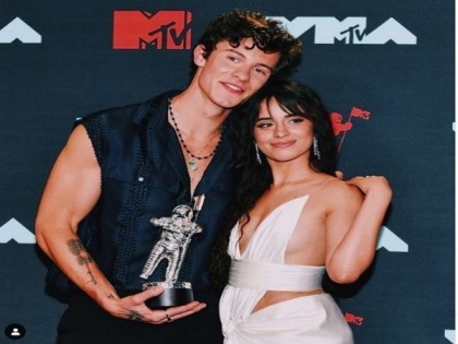 Camila Cabello surprises fans with steamy duet at Shawn Mendes concert | Camila Cabello surprises fans with steamy duet at Shawn Mendes concert