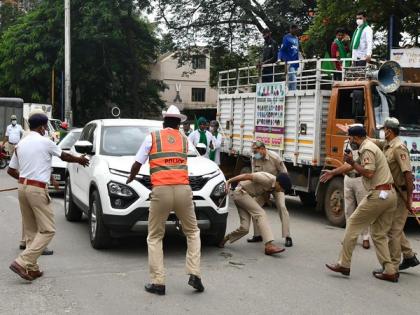 Bharat Bandh: Protestor runs SUV over cop's foot in Bengaluru, detained | Bharat Bandh: Protestor runs SUV over cop's foot in Bengaluru, detained
