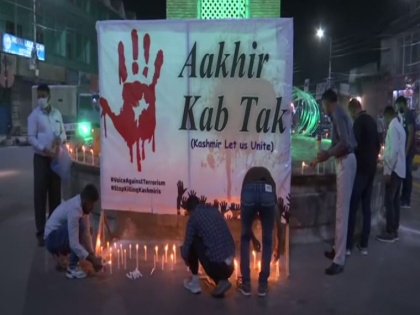 Candlelight protest held over killing of 3 civilians in J-K's Srinagar | Candlelight protest held over killing of 3 civilians in J-K's Srinagar