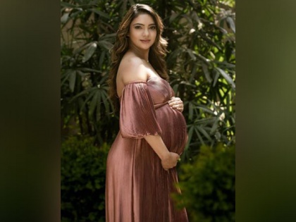 Pooja Banerjee shares the first photo of her baby girl Sana | Pooja Banerjee shares the first photo of her baby girl Sana