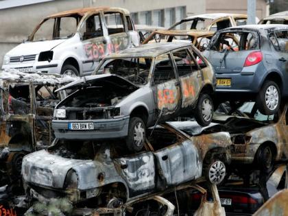 People in France set-ablaze 874 cars on new year's eve as part of tradition | People in France set-ablaze 874 cars on new year's eve as part of tradition