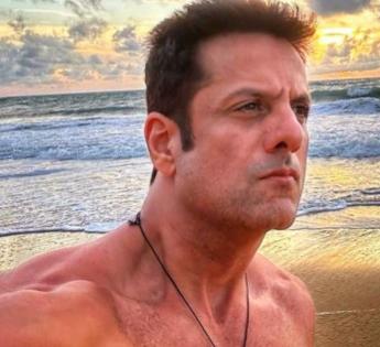 Fardeen Khan flaunts 'killer' body in shirtless selfie | Fardeen Khan flaunts 'killer' body in shirtless selfie Fardeen Khan flaunts 'killer' body in shirtless selfie | Fardeen Khan flaunts 'killer' body in shirtless selfie