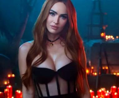 Megan Fox rocks new outfit as she gets spotted with Machine Gun Kelly | Megan Fox rocks new outfit as she gets spotted with Machine Gun Kelly