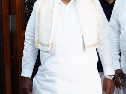K'taka CM Siddaramaiah to present maiden budget of Cong govt today | K'taka CM Siddaramaiah to present maiden budget of Cong govt today