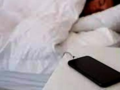 Do not sleep next to your iPhones while charging, warns Apple | Do not sleep next to your iPhones while charging, warns Apple Do not sleep next to your iPhones while charging, warns Apple | Do not sleep next to your iPhones while charging, warns Apple