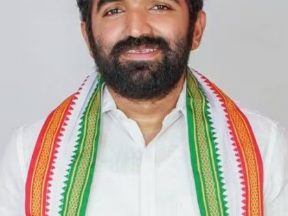 Memories overflow as Chandy Oommen begins campaign for Nilambur bypoll | Memories overflow as Chandy Oommen begins campaign for Nilambur bypoll Memories overflow as Chandy Oommen begins campaign for Nilambur bypoll | Memories overflow as Chandy Oommen begins campaign for Nilambur bypoll
