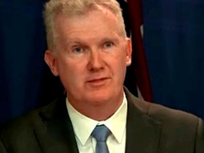 Under new Australian laws, jail, heavy fines for wage thieving employers | Under new Australian laws, jail, heavy fines for wage thieving employers Under new Australian laws, jail, heavy fines for wage thieving employers | Under new Australian laws, jail, heavy fines for wage thieving employers