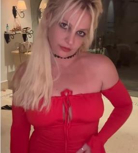 Britney Spears suffers wardrobe malfunction at a bar in Mexico | Britney Spears suffers wardrobe malfunction at a bar in Mexico Britney Spears suffers wardrobe malfunction at a bar in Mexico | Britney Spears suffers wardrobe malfunction at a bar in Mexico