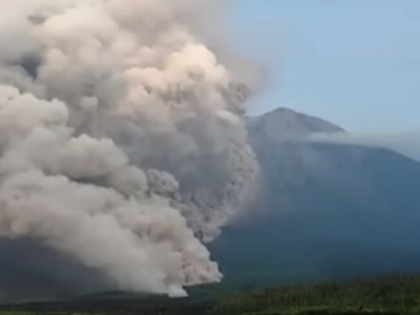 Indonesia's Semeru volcano erupts five times | Indonesia's Semeru volcano erupts five times