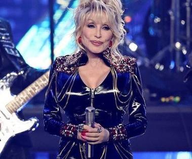 Dolly Parton scared of losing half of her fans if she takes political stance | Dolly Parton scared of losing half of her fans if she takes political stance Dolly Parton scared of losing half of her fans if she takes political stance | Dolly Parton scared of losing half of her fans if she takes political stance
