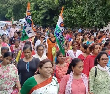 Trinamool's protest rally in New Delhi on Oct 2 over central dues issues | Trinamool's protest rally in New Delhi on Oct 2 over central dues issues Trinamool's protest rally in New Delhi on Oct 2 over central dues issues | Trinamool's protest rally in New Delhi on Oct 2 over central dues issues