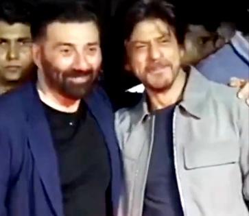 SRK talks about son Aryan Khan to Sunny Deol at 'Gadar 2' success bash | SRK talks about son Aryan Khan to Sunny Deol at 'Gadar 2' success bash SRK talks about son Aryan Khan to Sunny Deol at 'Gadar 2' success bash | SRK talks about son Aryan Khan to Sunny Deol at 'Gadar 2' success bash