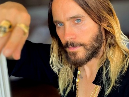 51-year-old Jared Leto climbs building without harness in NYC | 51-year-old Jared Leto climbs building without harness in NYC