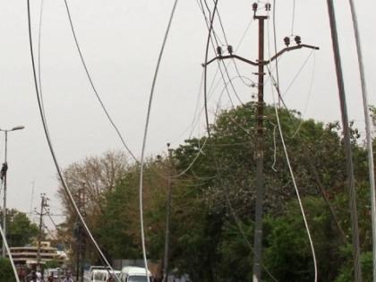 Eight injured after bus comes in contact with electrical wires in UP | Eight injured after bus comes in contact with electrical wires in UP