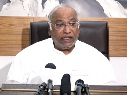 Your silence on Manipur violence is rubbing salt on people's wounds: Kharge's jibe at PM | Your silence on Manipur violence is rubbing salt on people's wounds: Kharge's jibe at PM