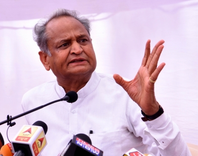 14 Gujarat Cong MLAs reach Raj to escape cross-voting in RS polls | 14 Gujarat Cong MLAs reach Raj to escape cross-voting in RS polls 14 Gujarat Cong MLAs reach Raj to escape cross-voting in RS polls | 14 Gujarat Cong MLAs reach Raj to escape cross-voting in RS polls