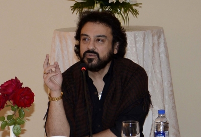 Adnan Sami to troll from Pakistan: Spread peace, not terror | Adnan Sami to troll from Pakistan: Spread peace, not terror Adnan Sami to troll from Pakistan: Spread peace, not terror | Adnan Sami to troll from Pakistan: Spread peace, not terror