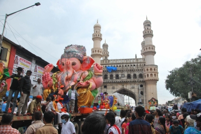 Massive security in Hyderabad for Ganesh immersion | Massive security in Hyderabad for Ganesh immersion