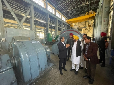 Punjab minister inspects 90-year-old hydro project in Himachal | Punjab minister inspects 90-year-old hydro project in Himachal