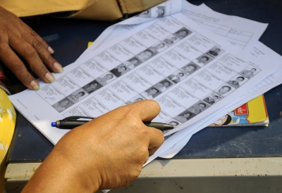 Polling for eight Lok Sabha seats begins in UP | Polling for eight Lok Sabha seats begins in UP