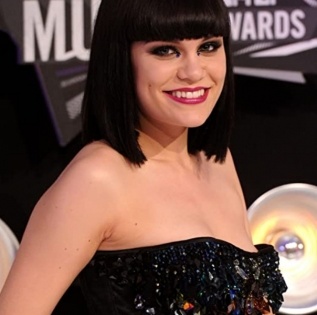 Jessie J cried after suffering morning sickness | Jessie J cried after suffering morning sickness