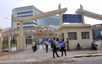 Health workers at Bengal's main Covid-19 facility up in arms | Health workers at Bengal's main Covid-19 facility up in arms Health workers at Bengal's main Covid-19 facility up in arms | Health workers at Bengal's main Covid-19 facility up in arms