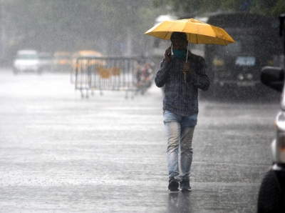 Torrential rain lash Kolkata, many areas waterlogged | Torrential rain lash Kolkata, many areas waterlogged