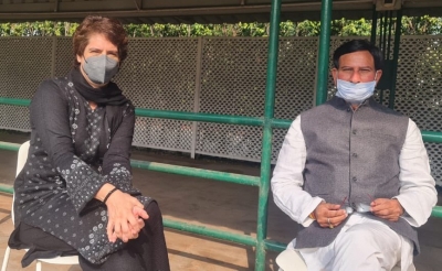 U'khand AAP leader joins Congress | U'khand AAP leader joins Congress U'khand AAP leader joins Congress | U'khand AAP leader joins Congress