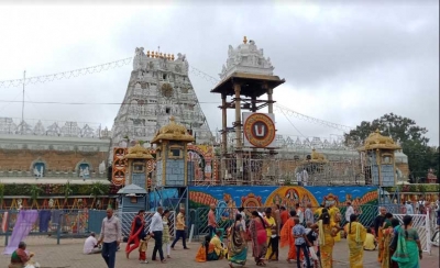Tirupati temple awash with Rs 50 crore demonetised cash offerings | Tirupati temple awash with Rs 50 crore demonetised cash offerings