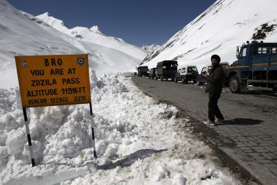 Drass freezes at minus 13, minimum temperatures drop across J&K, Ladakh | Drass freezes at minus 13, minimum temperatures drop across J&K, Ladakh
