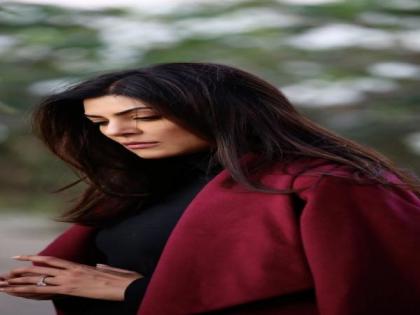 Sushmita comforted child artiste during shooting for 'Taali' | Sushmita comforted child artiste during shooting for 'Taali' Sushmita comforted child artiste during shooting for 'Taali' | Sushmita comforted child artiste during shooting for 'Taali'