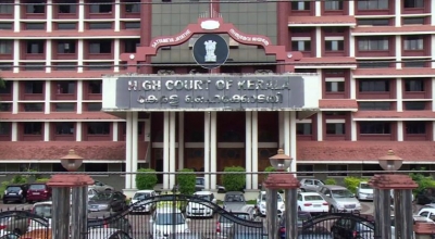 SC stays proceedings in Kerala HC on plea challenging EWS quota | SC stays proceedings in Kerala HC on plea challenging EWS quota