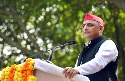 BJP giving step-motherly treatment to OBCs: Akhilesh | BJP giving step-motherly treatment to OBCs: Akhilesh