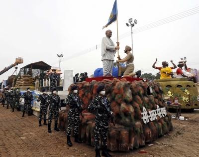 16 marching contingents, 17 military bands, 25 tableaux on R-Day parade | 16 marching contingents, 17 military bands, 25 tableaux on R-Day parade