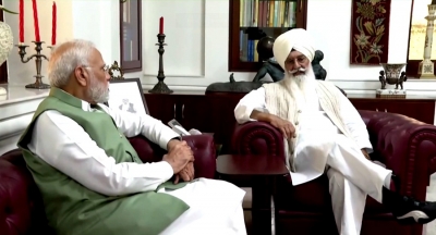 Modi visits influential Radha Soami sect in Punjab | Modi visits influential Radha Soami sect in Punjab