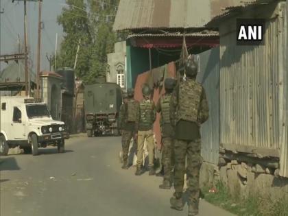 J-K: Terrorists attack bus carrying CISF personnel; 1 died, 2 injured | J-K: Terrorists attack bus carrying CISF personnel; 1 died, 2 injured