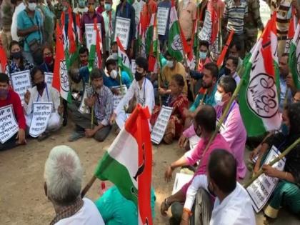 TMC holds protest in Agartala after police arrests senior leader | TMC holds protest in Agartala after police arrests senior leader