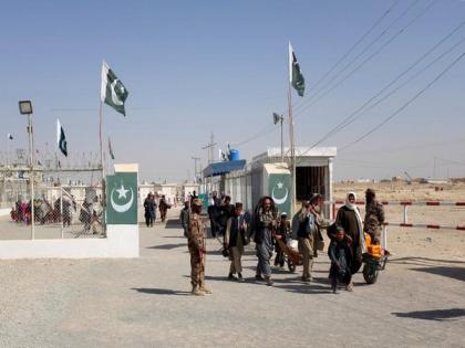 Pak soldiers clash with Afghan protesters at Chaman border | Pak soldiers clash with Afghan protesters at Chaman border Pak soldiers clash with Afghan protesters at Chaman border | Pak soldiers clash with Afghan protesters at Chaman border