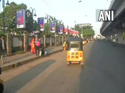COVID-19: Chennai roads deserted amid complete lockdown | COVID-19: Chennai roads deserted amid complete lockdown