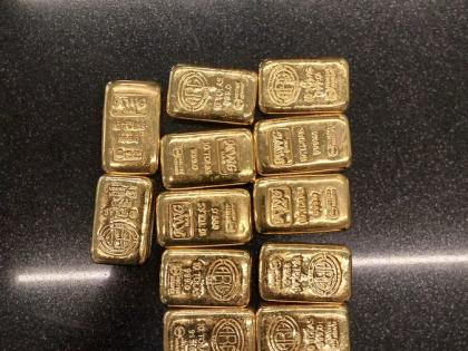 Four held at B'luru airport with gold worth Rs 1.77 cr | Four held at B'luru airport with gold worth Rs 1.77 cr Four held at B'luru airport with gold worth Rs 1.77 cr | Four held at B'luru airport with gold worth Rs 1.77 cr