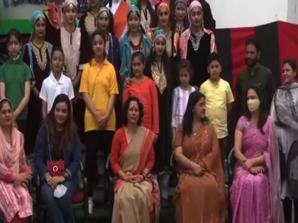 Students participate in 'Junoon e Hunar' programme organised by Army in J-K's Srinagar | Students participate in 'Junoon e Hunar' programme organised by Army in J-K's Srinagar