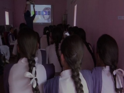 Govt. girls school in Nowshera stands out from private schools, courtesy ICT and smartboards | Govt. girls school in Nowshera stands out from private schools, courtesy ICT and smartboards