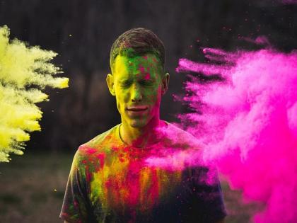 Avoid toxic dyes, try turmeric, henna and chandan to make Holi colours | Avoid toxic dyes, try turmeric, henna and chandan to make Holi colours