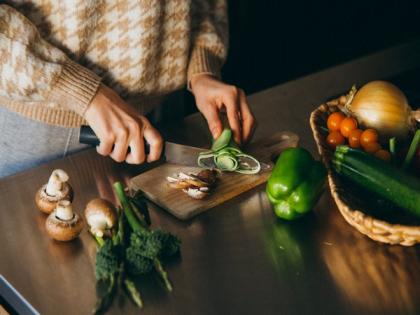 Research shows healthy home cooking benefits people's mental health | Research shows healthy home cooking benefits people's mental health