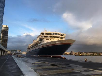 Amsterdam bans cruise ships to limit visitors | Amsterdam bans cruise ships to limit visitors Amsterdam bans cruise ships to limit visitors | Amsterdam bans cruise ships to limit visitors