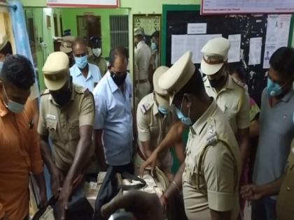 Demonatised currency notes worth Rs 4.8 cr seized in Tamil Nadu's Sivaganga | Demonatised currency notes worth Rs 4.8 cr seized in Tamil Nadu's Sivaganga