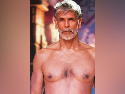 Milind Soman leaves netizens stunned with his shirtless then-and-now pictures | Milind Soman leaves netizens stunned with his shirtless then-and-now pictures